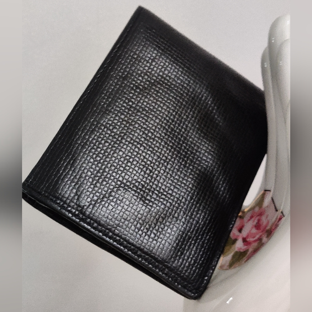 Massimo Dutti Bifold wallet in EUC - Picture 8 of 13